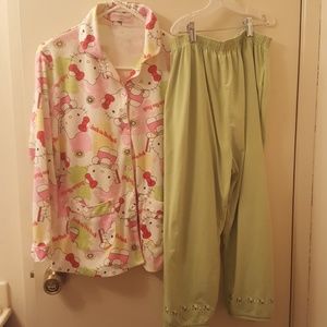 Fenmengsi Hello Kitty Print Pajama.